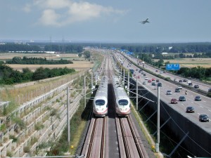 2 der Schnellfahrstrecke Köln-Rhin/der principal Eröffnung 25.07.2002 del auf de Parallelfahrt del einer del bei de InterCityExpress 3-Züge (HIELO 3 Baureihe 403) del anlässlich;