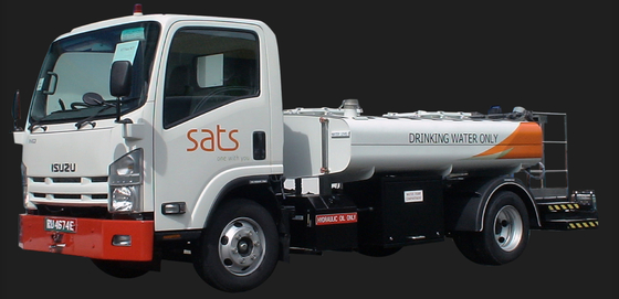 Materiales ambientales 4000L Camión de servicio de agua Isuzu Chasis